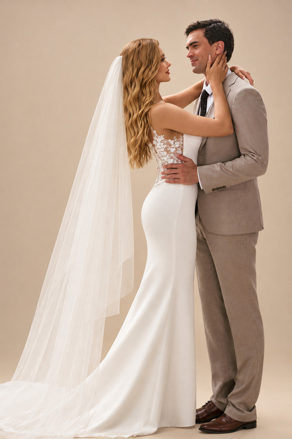Rutipo Ivory Trumpet/Mermaid V Neck Elastic Satin Court Train Wedding Dress with Appliques Lace