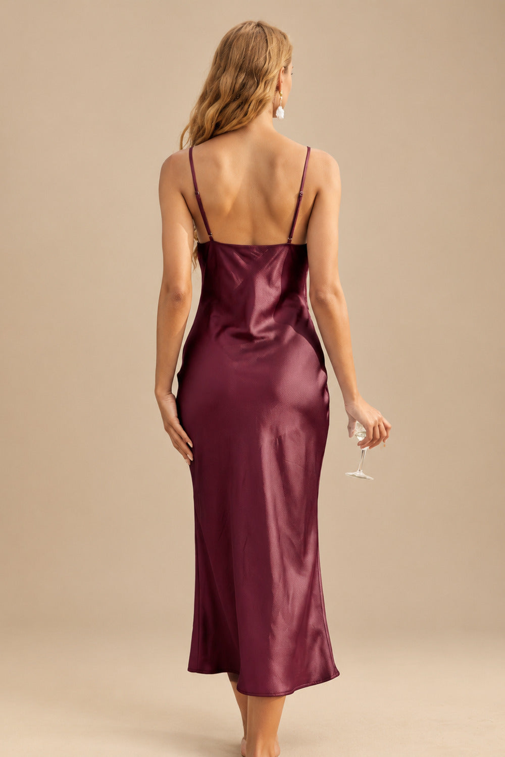 Rutipo Cabernet Sheath/Column Cowl Neck Sleeveless Bridesmaid Dress