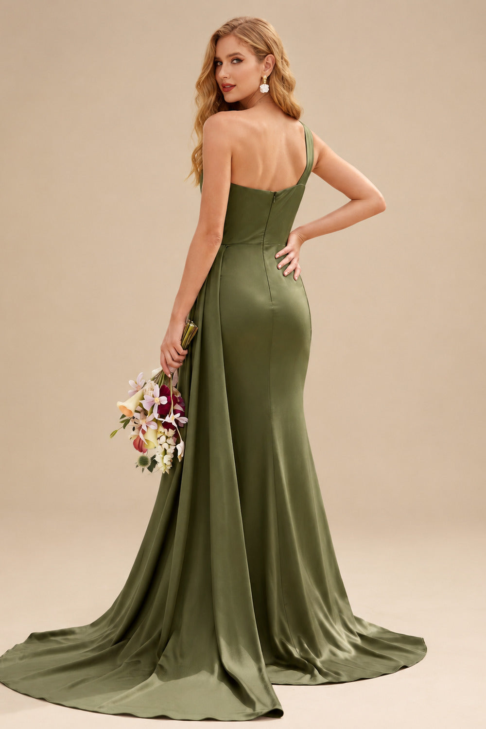 Rutipo Olive Green Sheath/Column One-Shoulder Sleeveless Silk Like Satin Bridesmaid Dresses