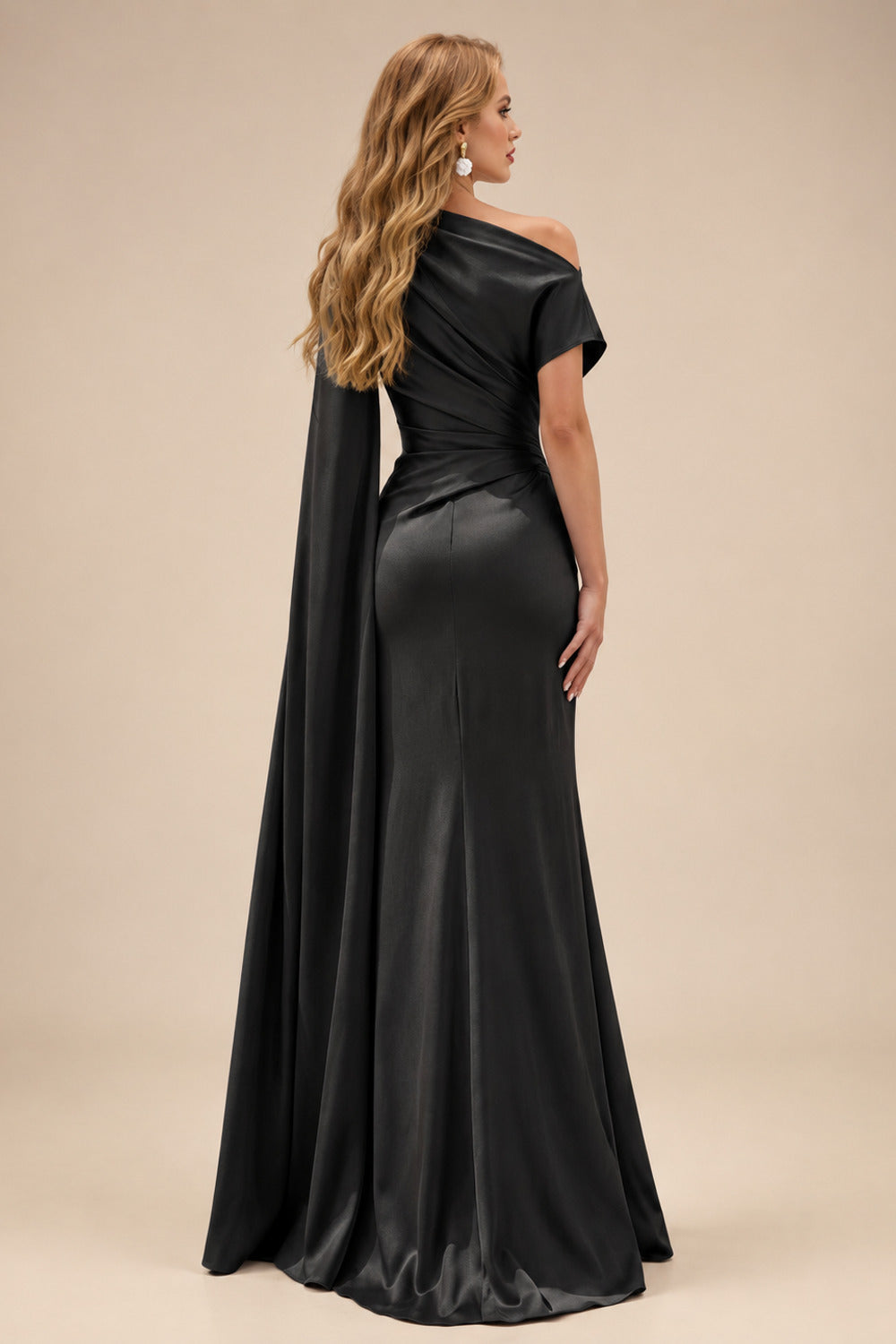 Rutipo Black Sheath/Column Asymmetrical Short Sleeves Crepe Satin Evening Dresses