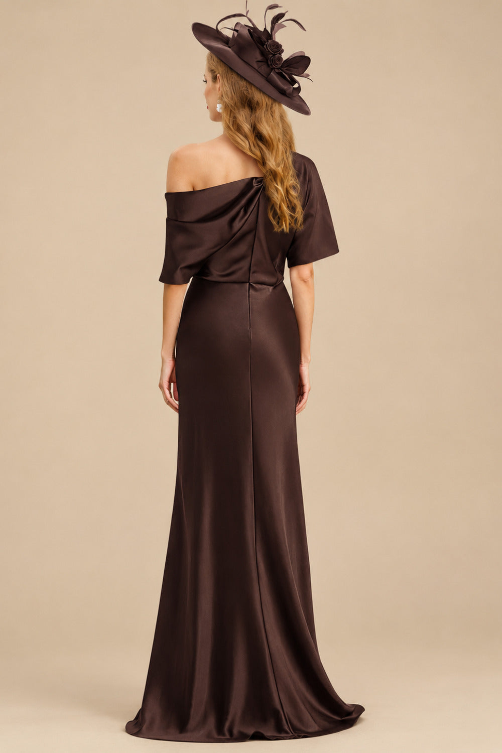 Rutipo Chocolate Sheath/Column Asymmetrical Neck Short Sleeves Mother Of The Bride Dresses