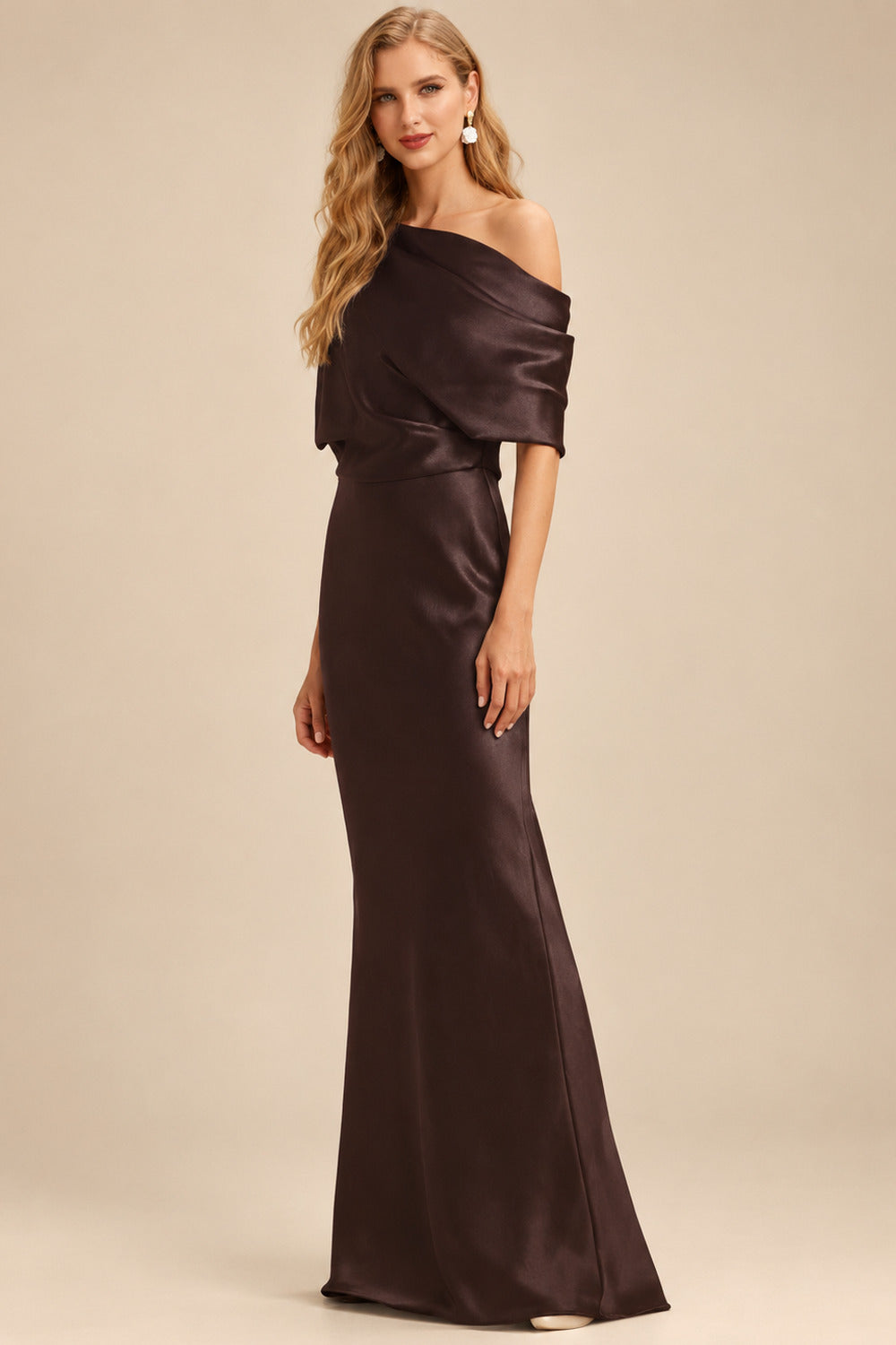 Rutipo Chocolate Sheath/Column Asymmetrical Neck Short Sleeves Mother Of The Bride Dresses