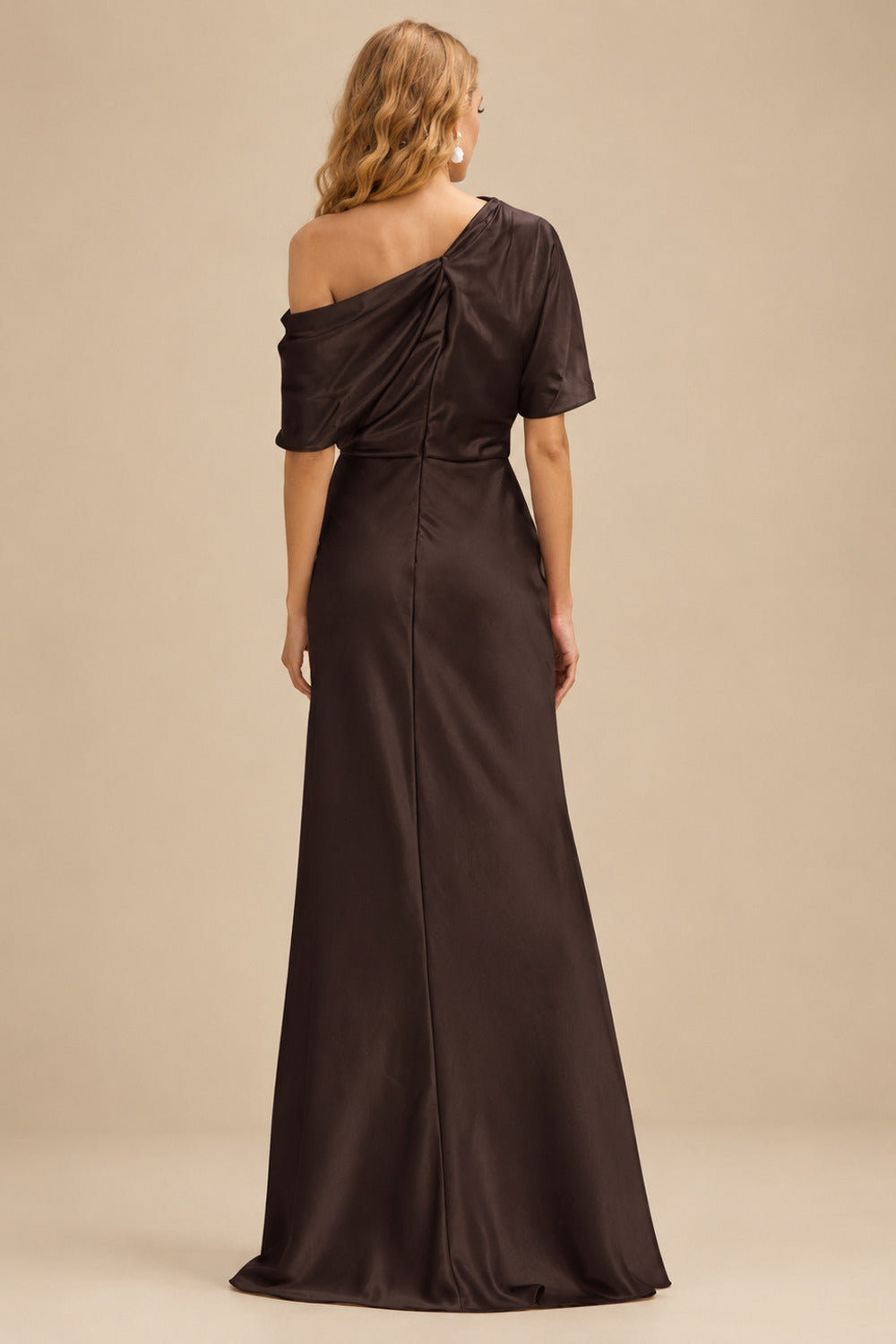 Rutipo Chocolate Sheath/Column Asymmetrical Neck Short Sleeves Mother Of The Bride Dresses