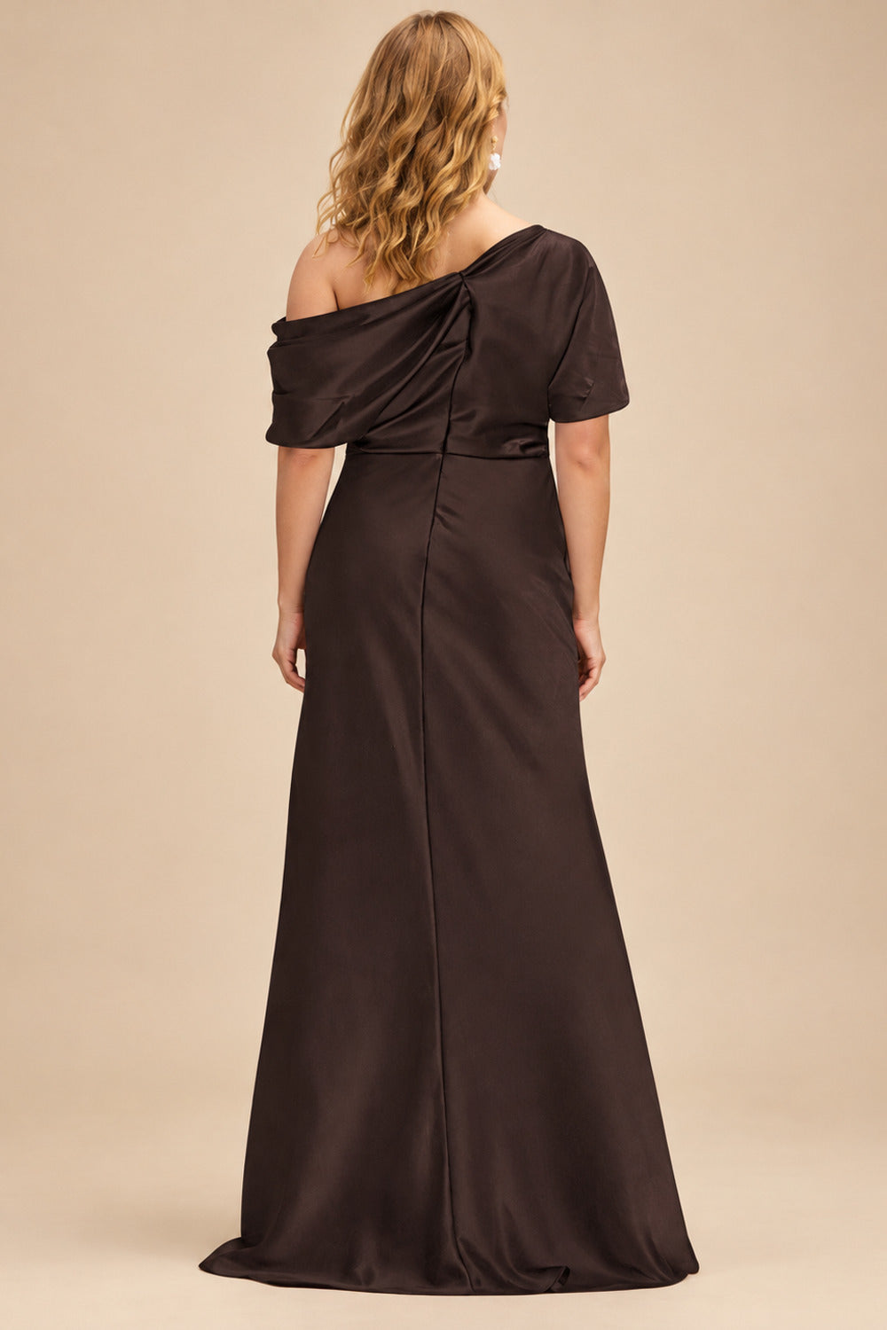 Rutipo Chocolate Sheath/Column Asymmetrical Neck Short Sleeves Mother Of The Bride Dresses