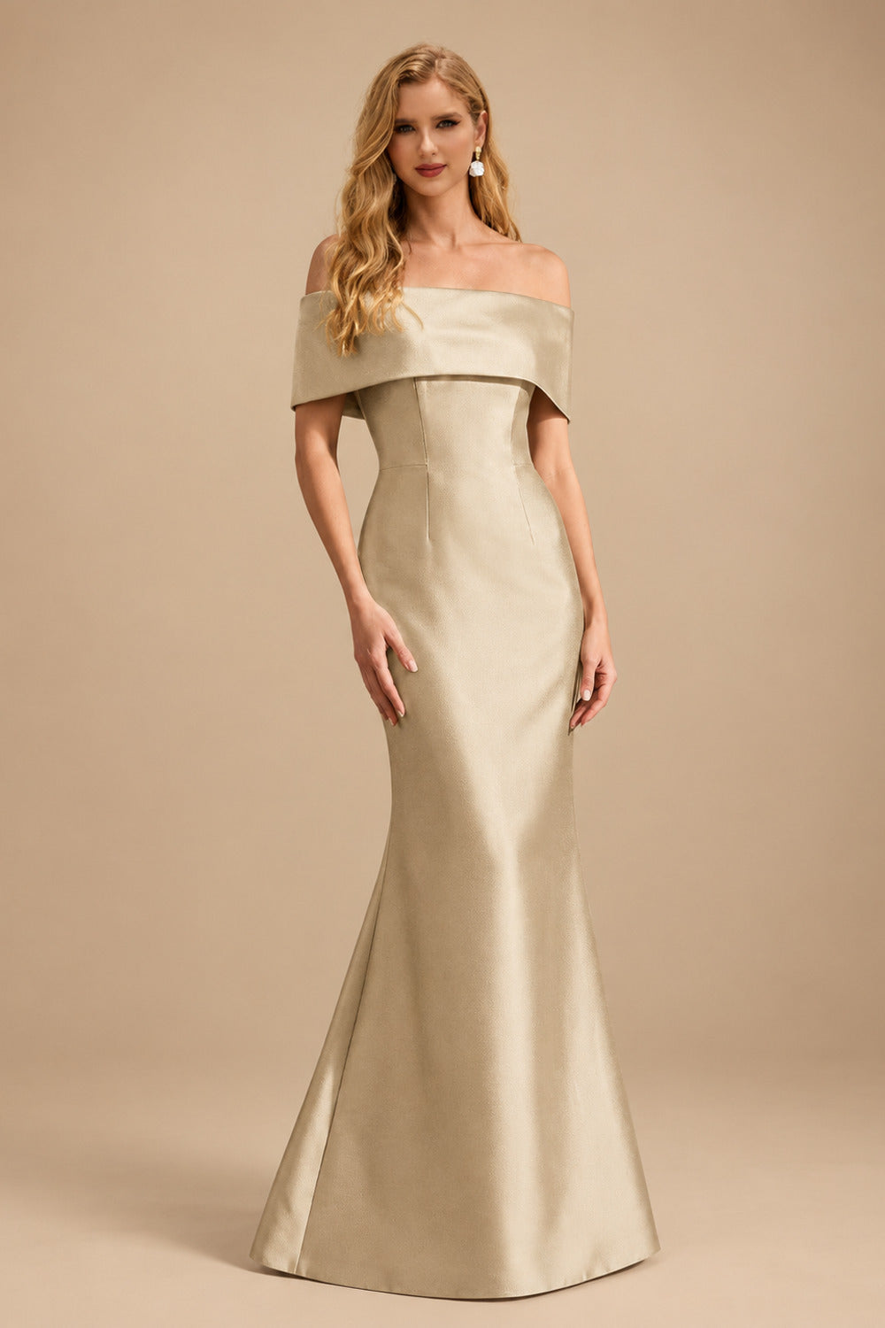 Rutipo Champagne Sheath/Column Off-The-Shoulder Sleeveless Satin Mother Of The Bride Dresses