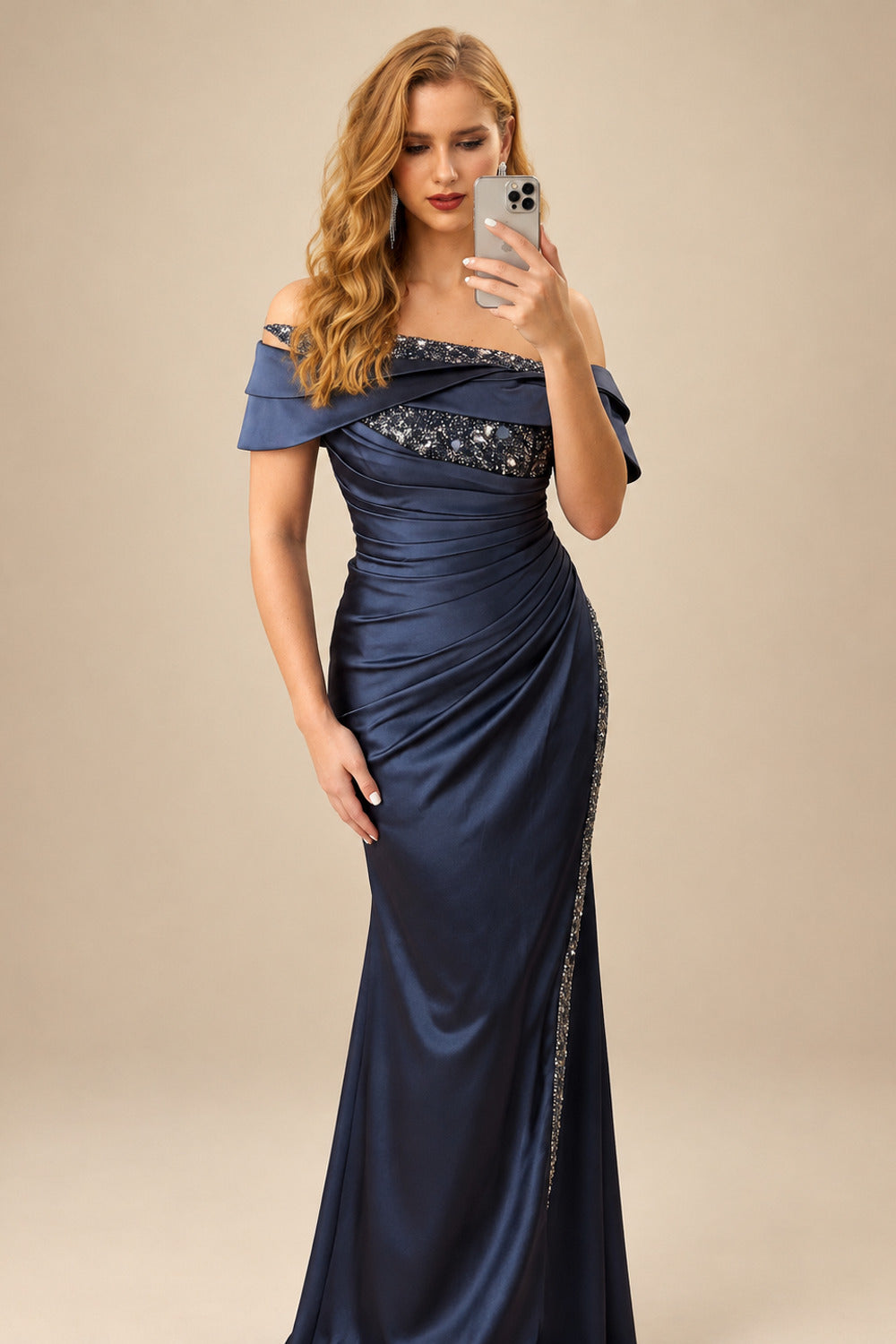 Rutipo Dark Navy Sheath/Column Off-The-Shoulder Sleeveless Acetate Satin Prom Dresses With Rhinestone