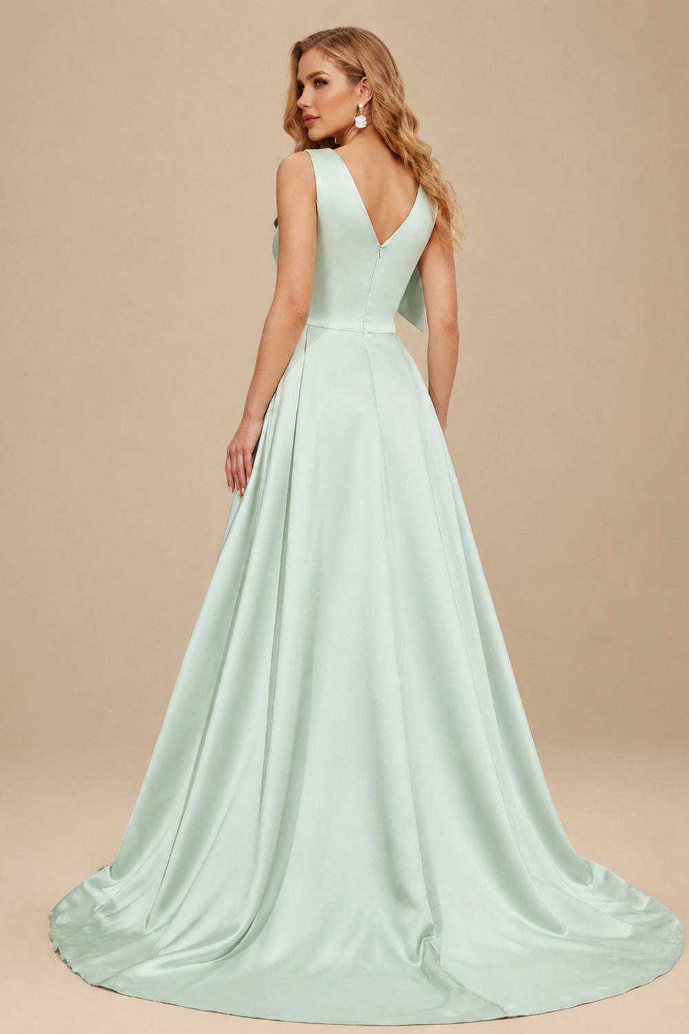 Rutipo Sage Green Sheath/Column V-Neck Sleeveless Sweep Train Satin Prom Dresses With Sequins
