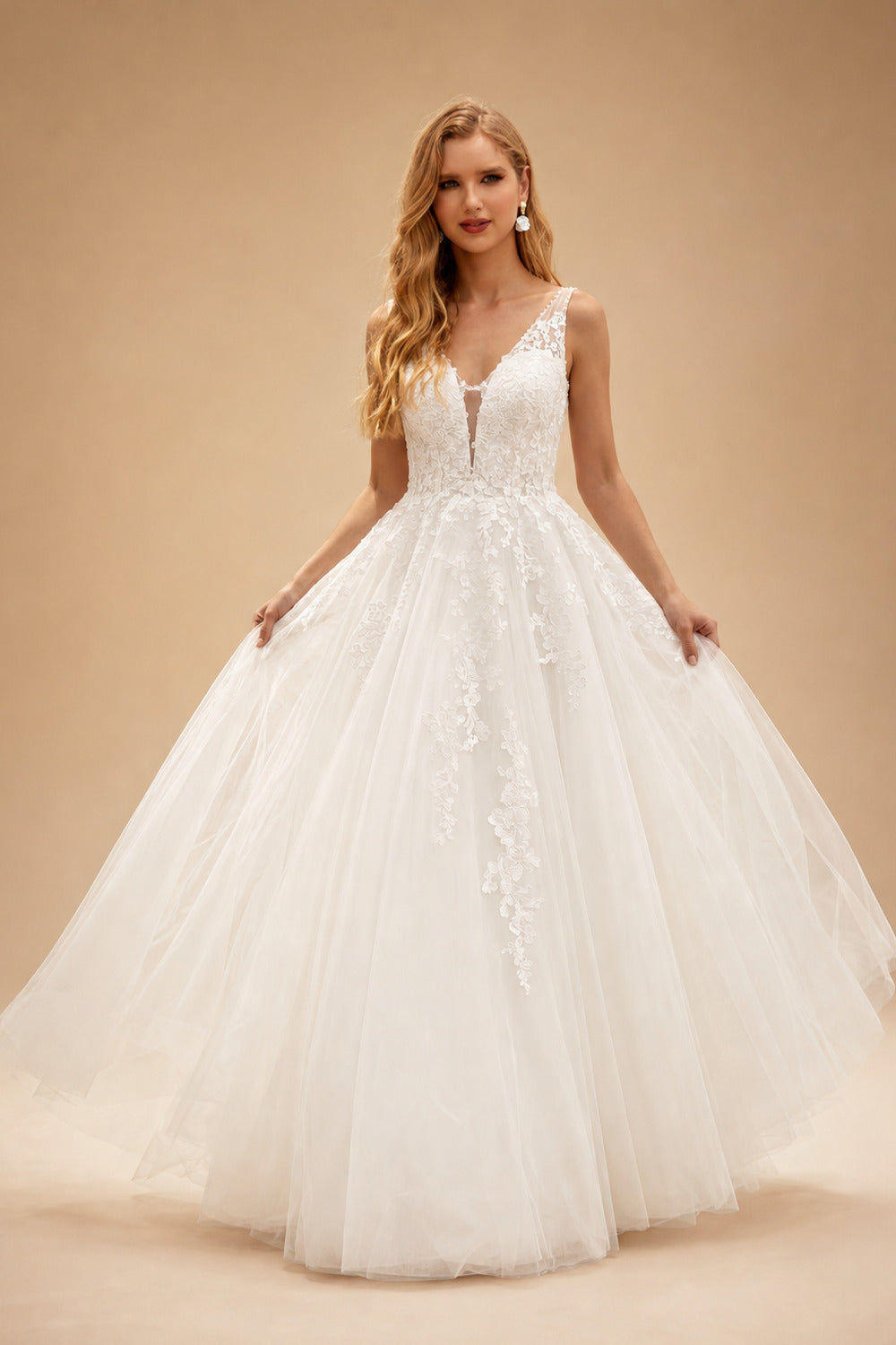 Rutipo Ivory Ball-Gown V Neck Sleeveless Floor-Length Tulle Wedding Dresse With Appliques Lace