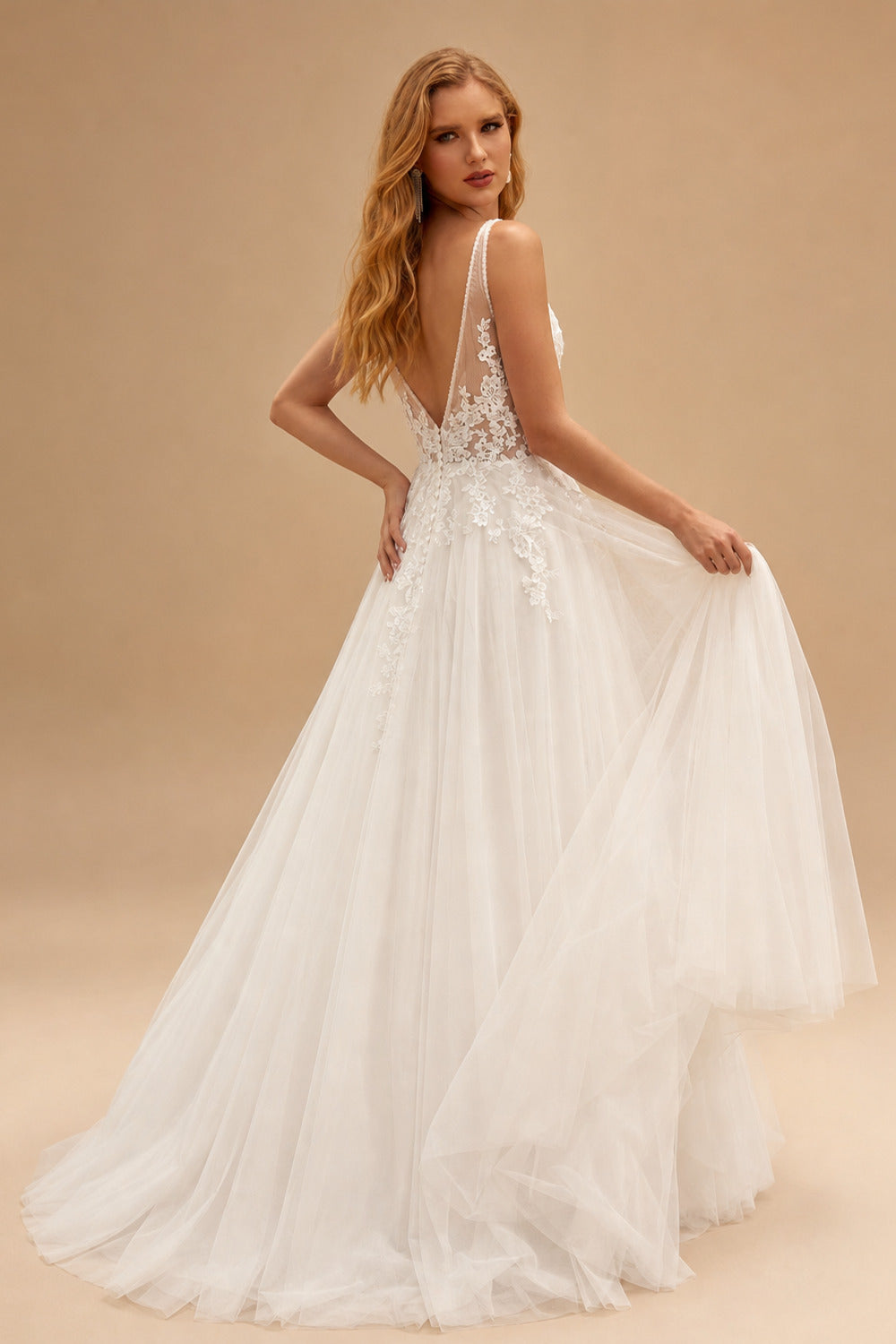 Rutipo Ivory Ball-Gown V Neck Sleeveless Floor-Length Tulle Wedding Dresse With Appliques Lace