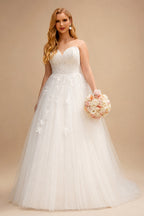 Rutipo Ivory Ball-Gown Strapless Sleeveless Tulle Lace Court Train Wedding Dresses With Appliques Lace