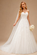 Rutipo Ivory Ball-Gown Strapless Sleeveless Tulle Lace Court Train Wedding Dresses With Appliques Lace