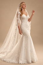 Rutipo Ivory Trumpet/Mermaid Sweetheart Sleeveless Lace Chapel Train Wedding Dresses With Appliques Lace Back Hole