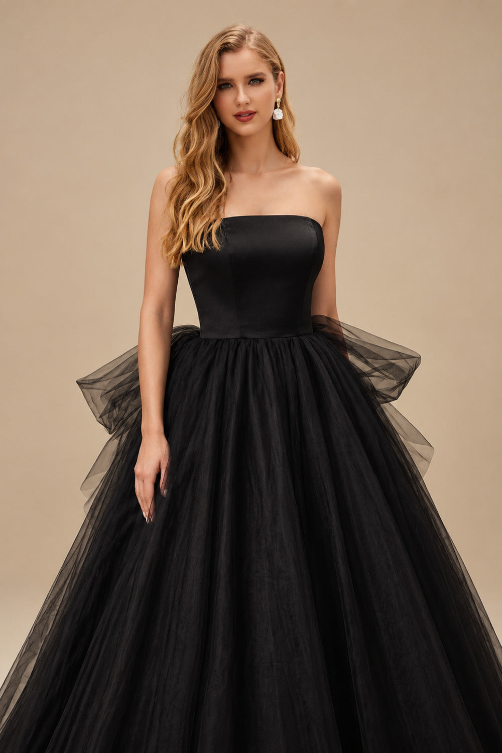 Rutipo Black Ball-Gown Strapless Sleeveless Tulle Court Train Wedding Dresses With Pleated