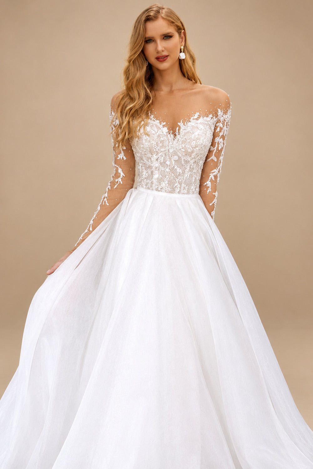 Rutipo White Ball-Gown Illusion Neck Sweep Train Wedding Dress With Beading Appliques Lace
