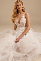 Rutipo As Picture A-Line V-Neck Vintage Backless Tulle Wedding Dresses With Appliques Lace
