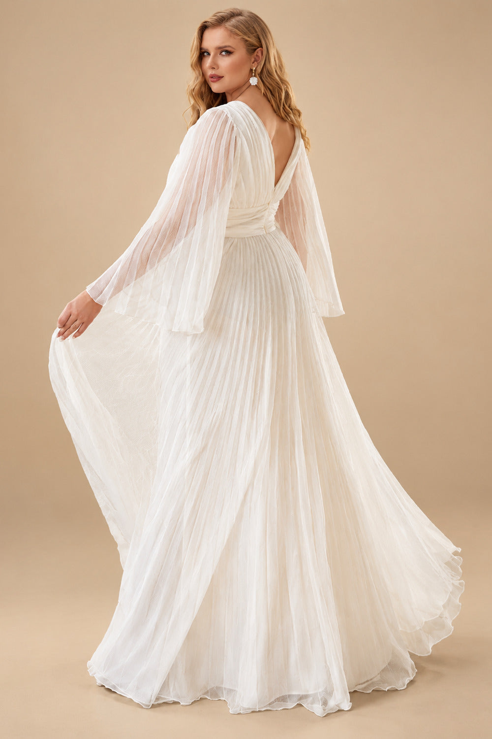Rutipo Ivory Plus Size Boho A-Line V-Neck Long Sleeves Pleated Wedding Dresses With Chiffon