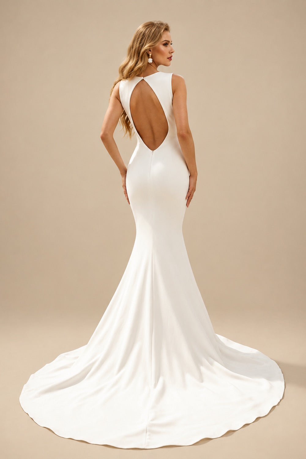 Rutipo Ivory Trumpet/Mermaid Scoop Neck Sleeveless Sweep Train Elastic Satin Wedding Dresses