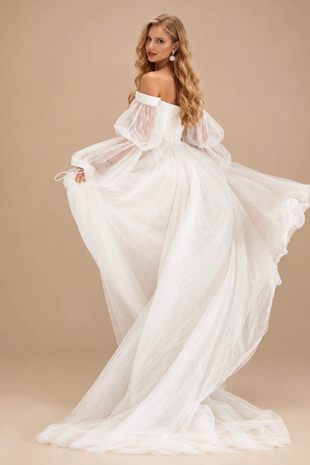 Rutipo Ivory Boho Tulle Off-The-Shoulder Long Sleeves A-Line Wedding Dresses