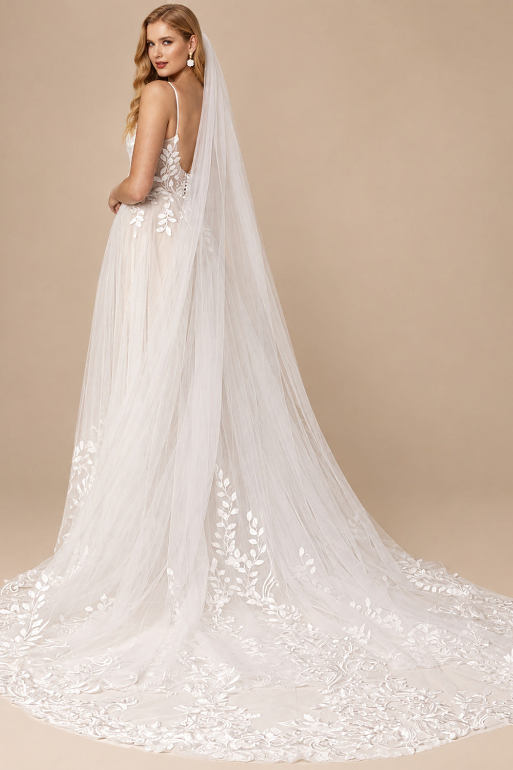 Rutipo As Picture A-Line V-Neck Sleeveless Floor-Length Lace Wedding Dresses