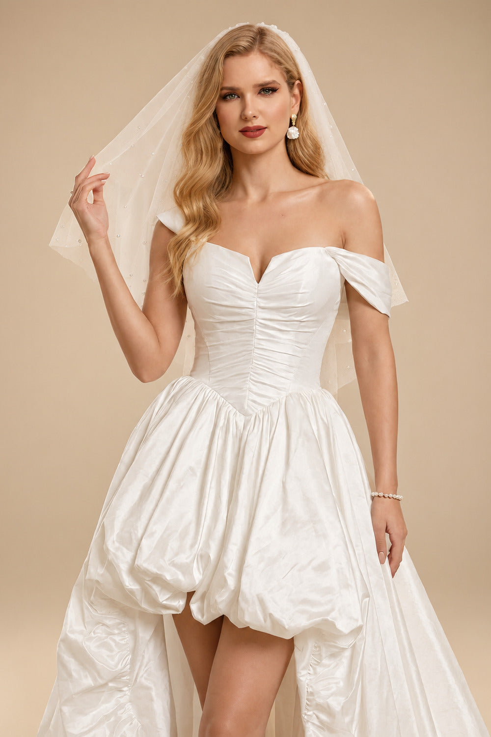 Rutipo Ivory Ball-Gown Sweetheart Sleeveless Court Train Taffeta Wedding Dresses