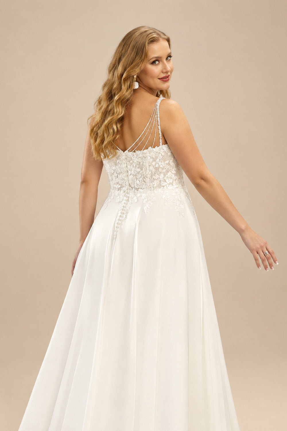 Rutipo Ivory A-Line V-Neck Sleeveless Sweep Train Chiffon Plus Size Wedding Dresses With Lace