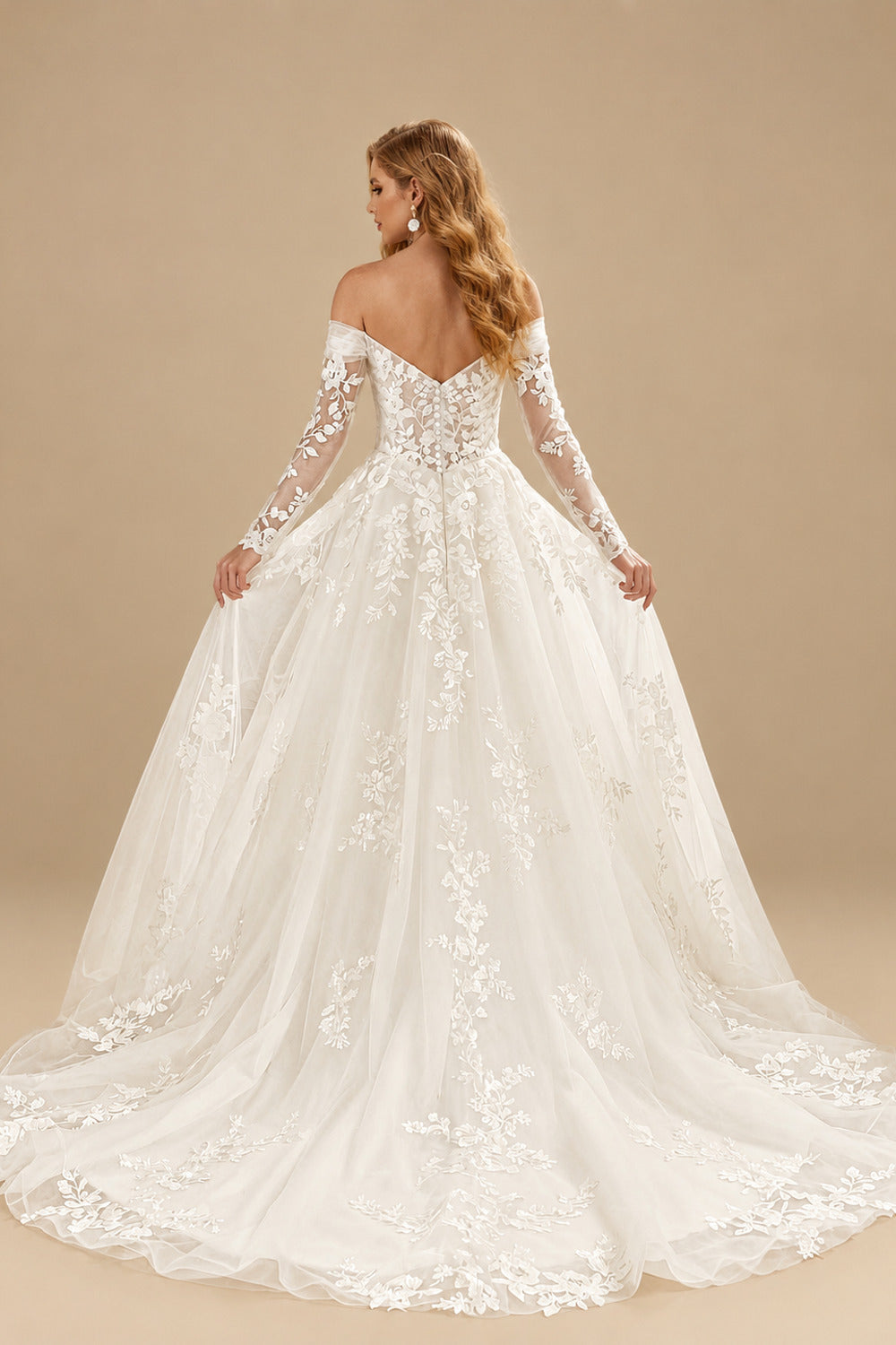 Rutipo Ivory Luxury Ball-Gown V-Neck Long Sleeves Tulle Wedding Dresses With Appliques Lace