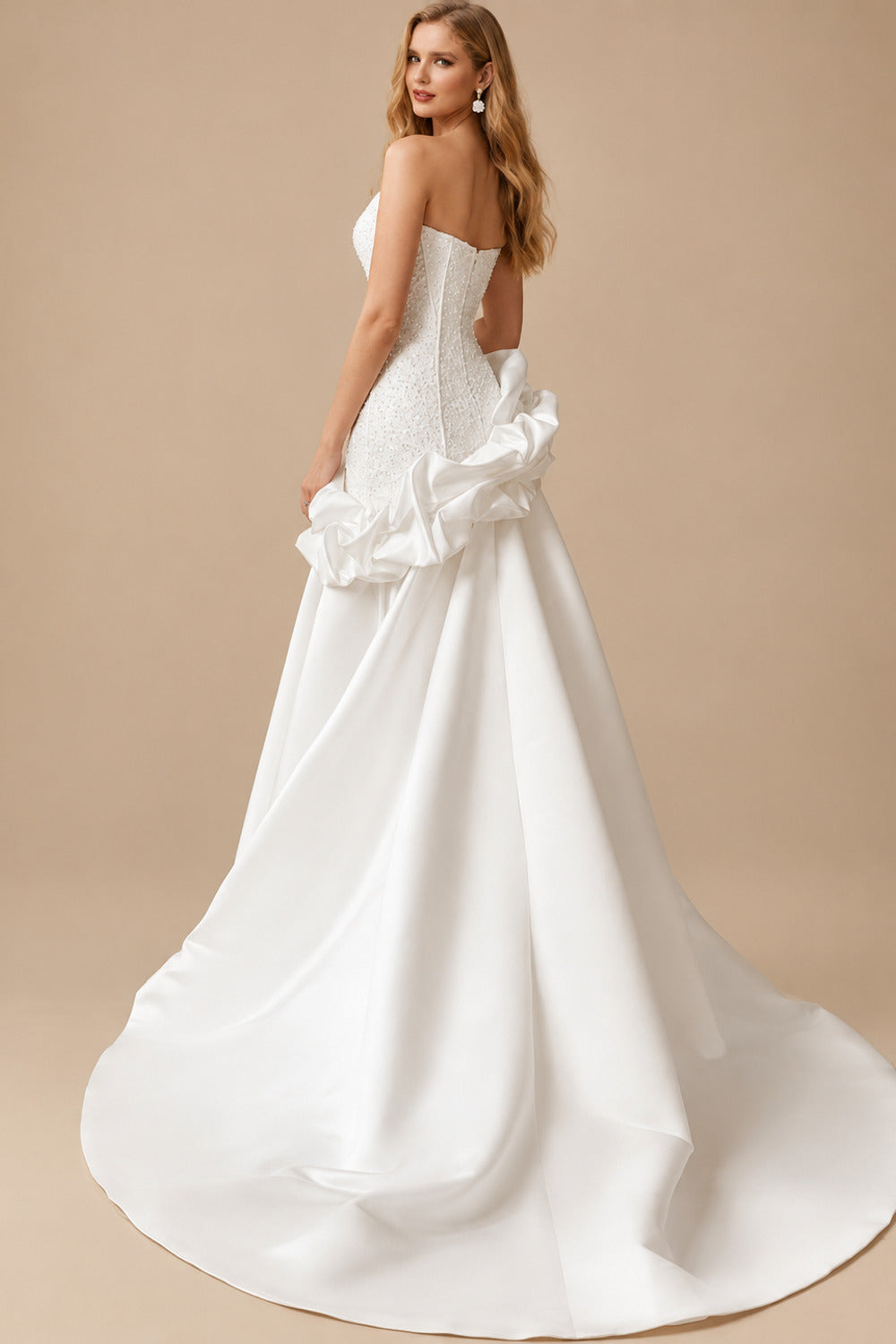 Rutipo Ivory Trumpet/Mermaid Sweetheart Sleeveless Chapel Train Satin Wedding Dresses With Flower(s)