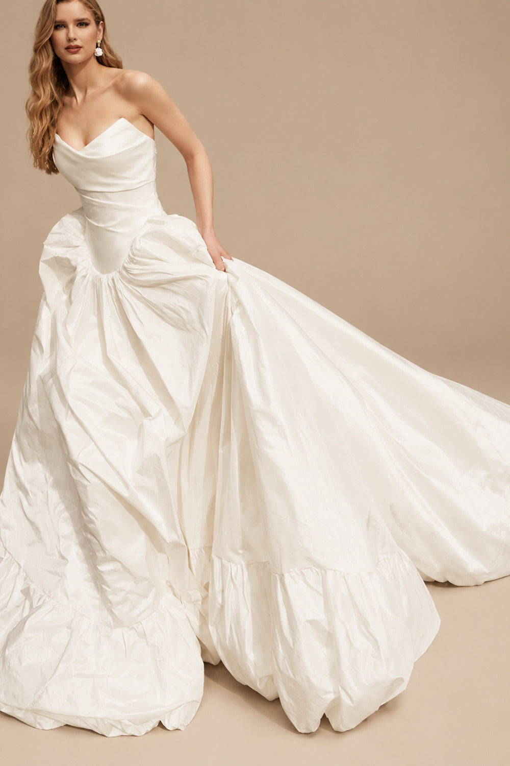 Rutipo Ivory Ball-Gown Strapless Sleeveless Royal Taffeta Wedding Dresses